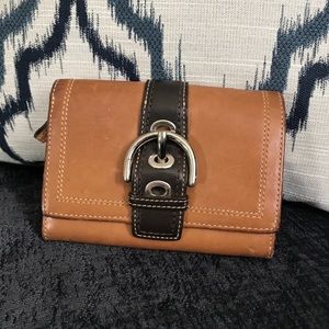 MUST GO!!Authentic Coach Vintage Buckle Wallet